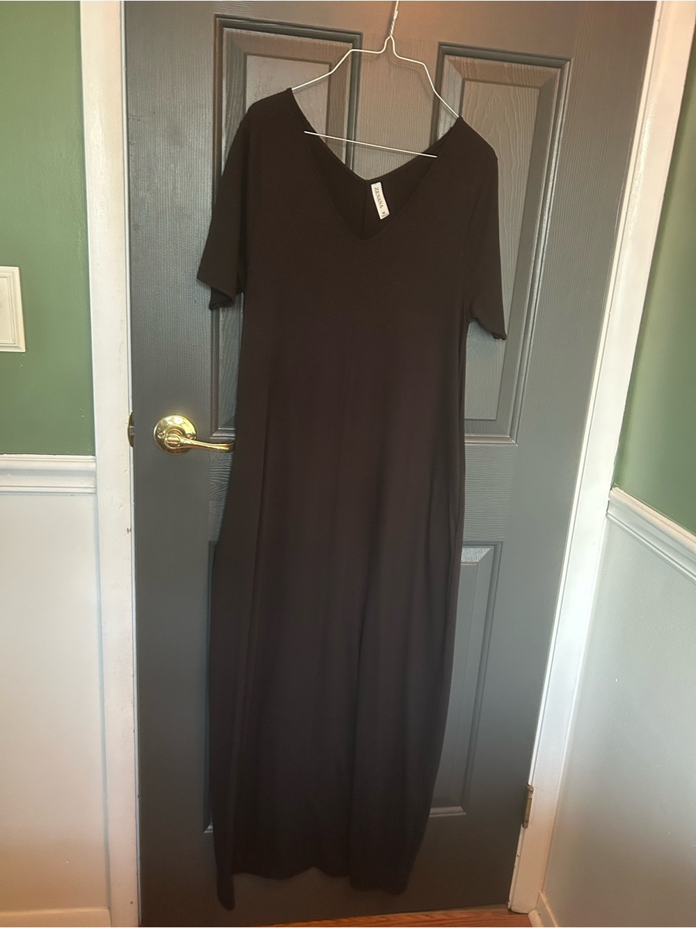 Zenana Outfitters Black V-Neck Short Sleeve Maxi Dress